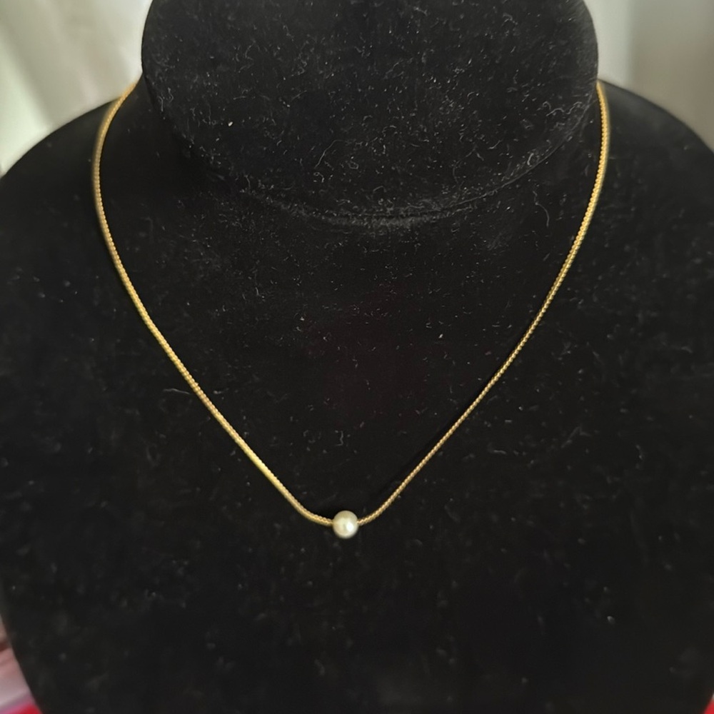 Necklace gold tone with faux pearl charm “D” EUC